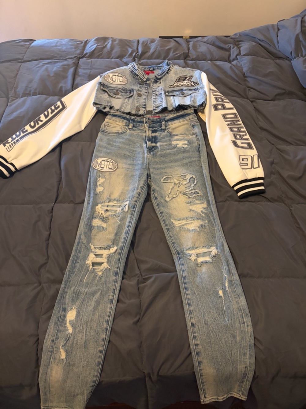 Jeans & Cropped Jacket outfit. Distressed look w/ patches.
